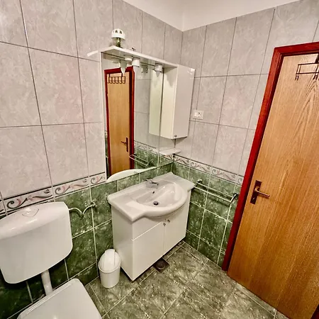 Dani 3* מאקרסקה